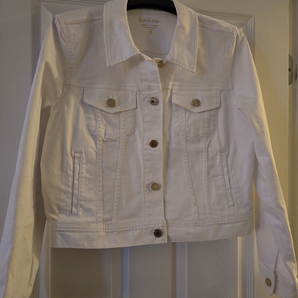 Gorgeous LILLY PULITZER Women's White Denim Jacket with Gold Buttons - Picture 3 of 9